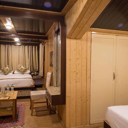 Hotel Imperial Resorts Sonāmarg Extérieur photo