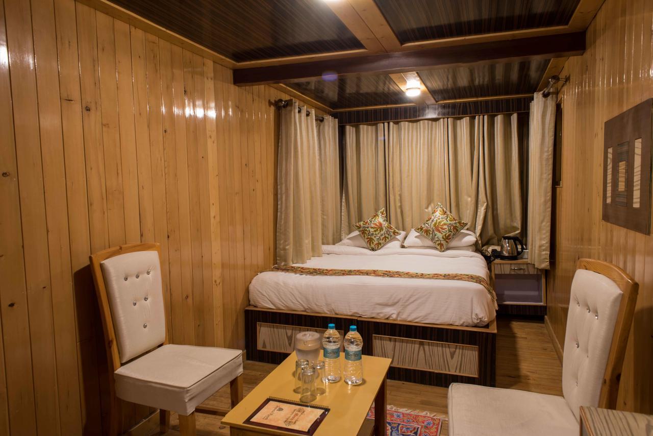 Hotel Imperial Resorts Sonāmarg Extérieur photo
